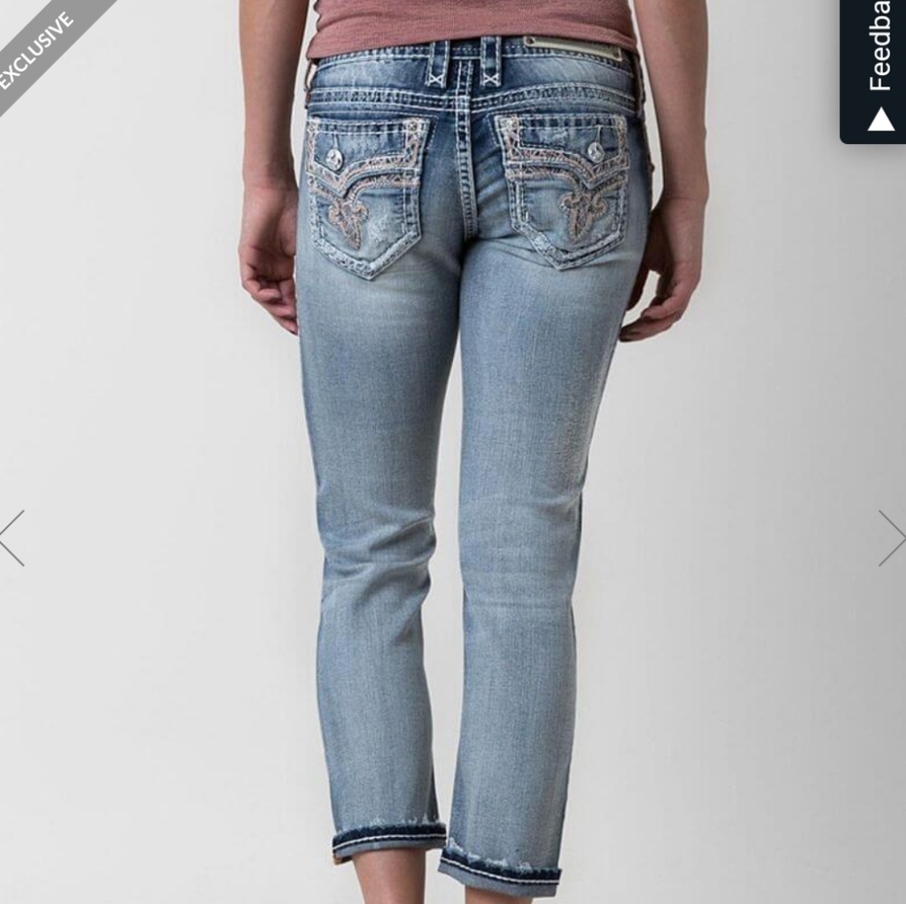 NWT Rock Revival "Betty" Capri Jeans